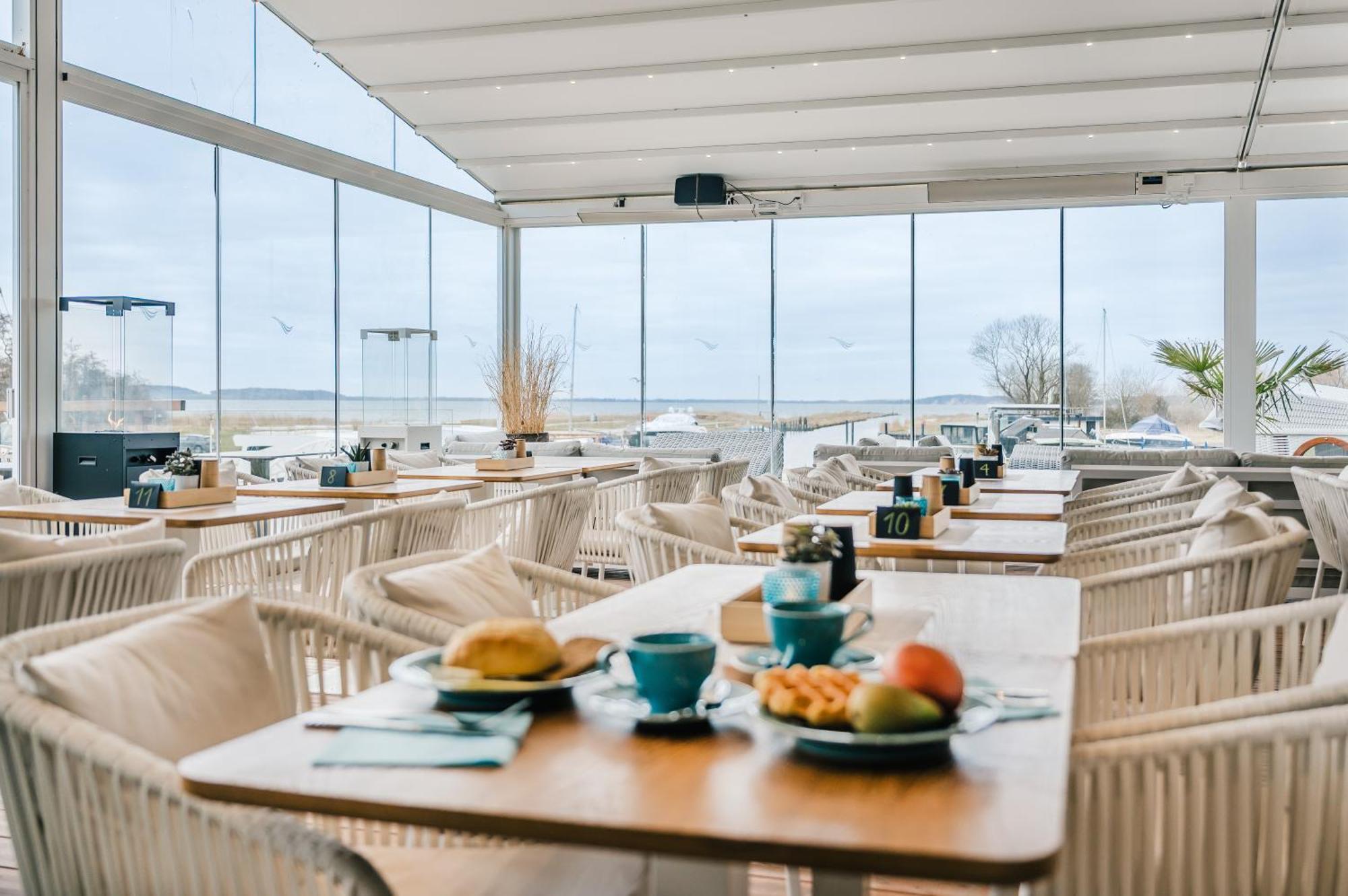 Hotel Marina Martinshafen - Lotsenhaus Neuhof  Esterno foto